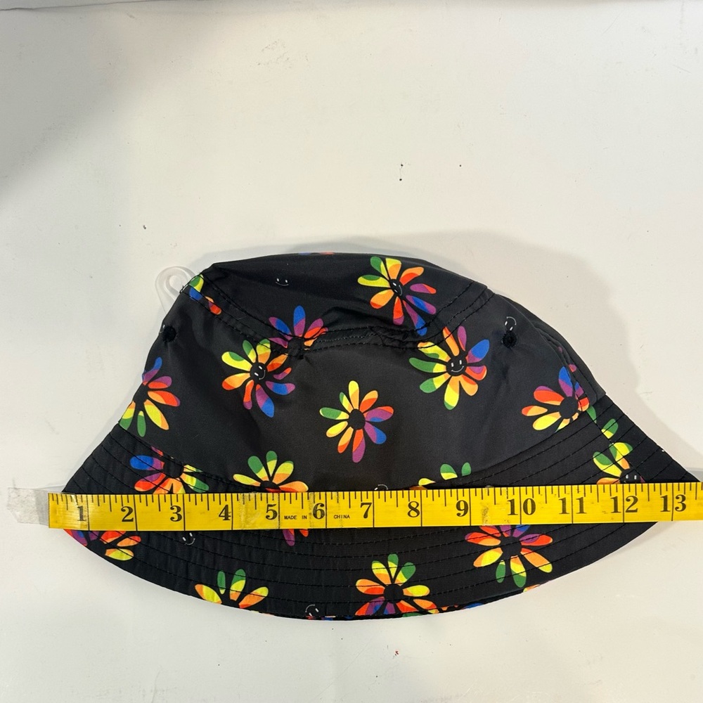 Claire’s Rainbow Daisy Black Bucket Hat Ladies Smiley Faces Fun Happy One Size - Picture 5 of 10